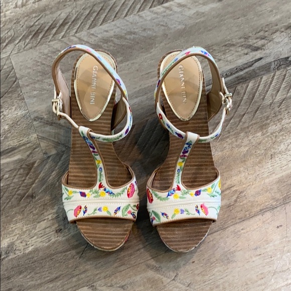 Gianni Bini Embroidered Wedges - Picture 3 of 6